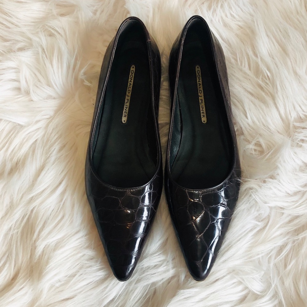 Donald J Pliner croc embossed flat